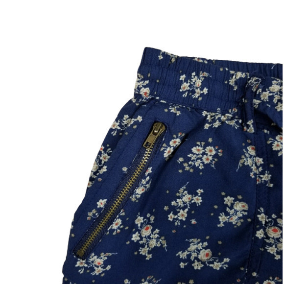 EUC Forever 21 Blue Floral Size 31 Shorts with Pockets Drawstring Waist - Picture 13 of 16